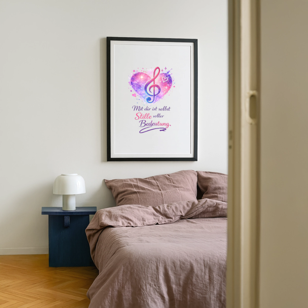 Gerahmtes Poster "Stille voller Bedeutung" (49 × 69 cm) | Wortmelodie Moments - Schwarz