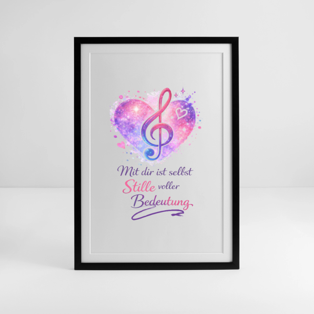 Gerahmtes Poster "Stille voller Bedeutung" (49 × 69 cm) | Wortmelodie Moments - Schwarz