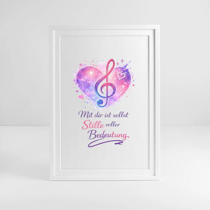 Gerahmtes Poster "Stille voller Bedeutung" (49 × 69 cm) | Wortmelodie Moments - Weiß